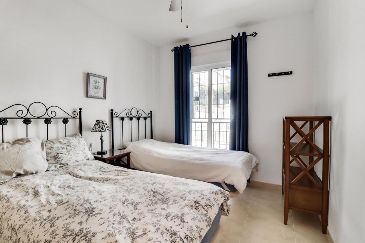Апартаменты Apt Nerja Chimenea With Ocean View, A/C, & Fiber Экстерьер фото